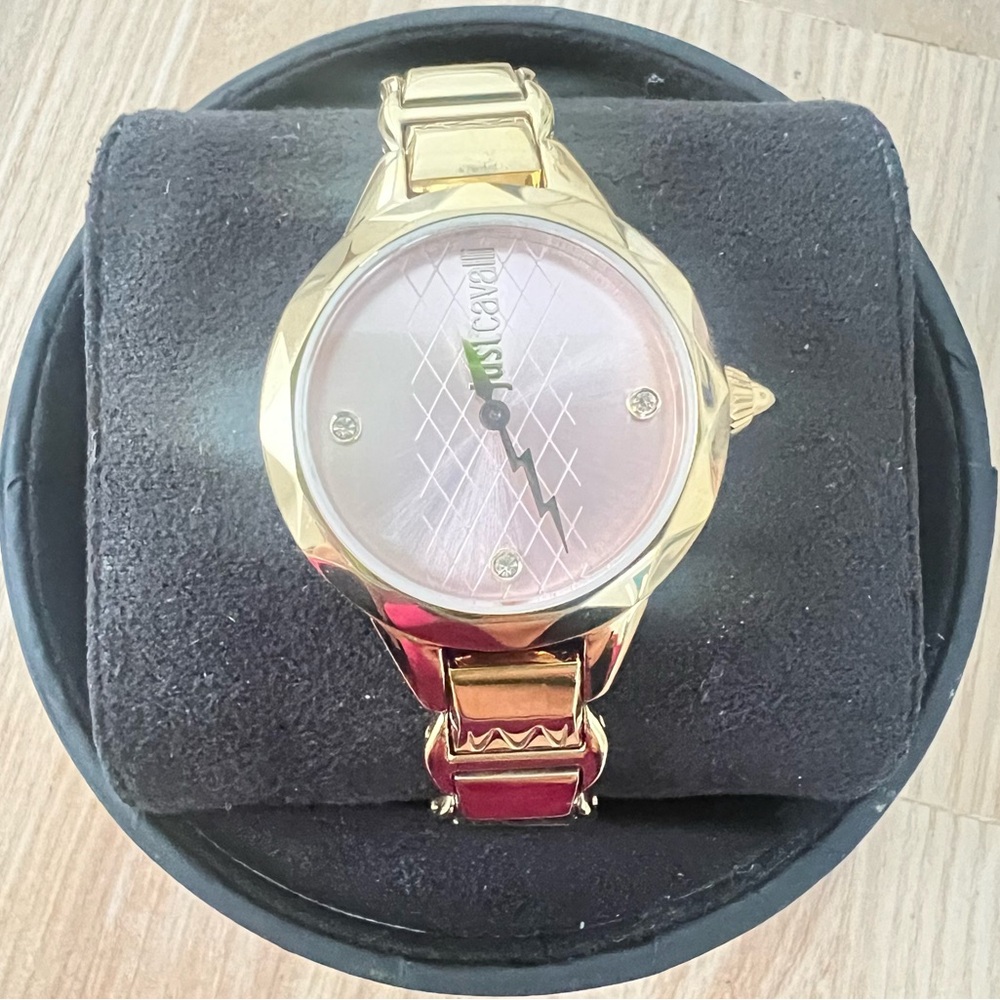 NIB Just cavalli ladies pink dial gold tone bracelet dress watch NEW BATTERY